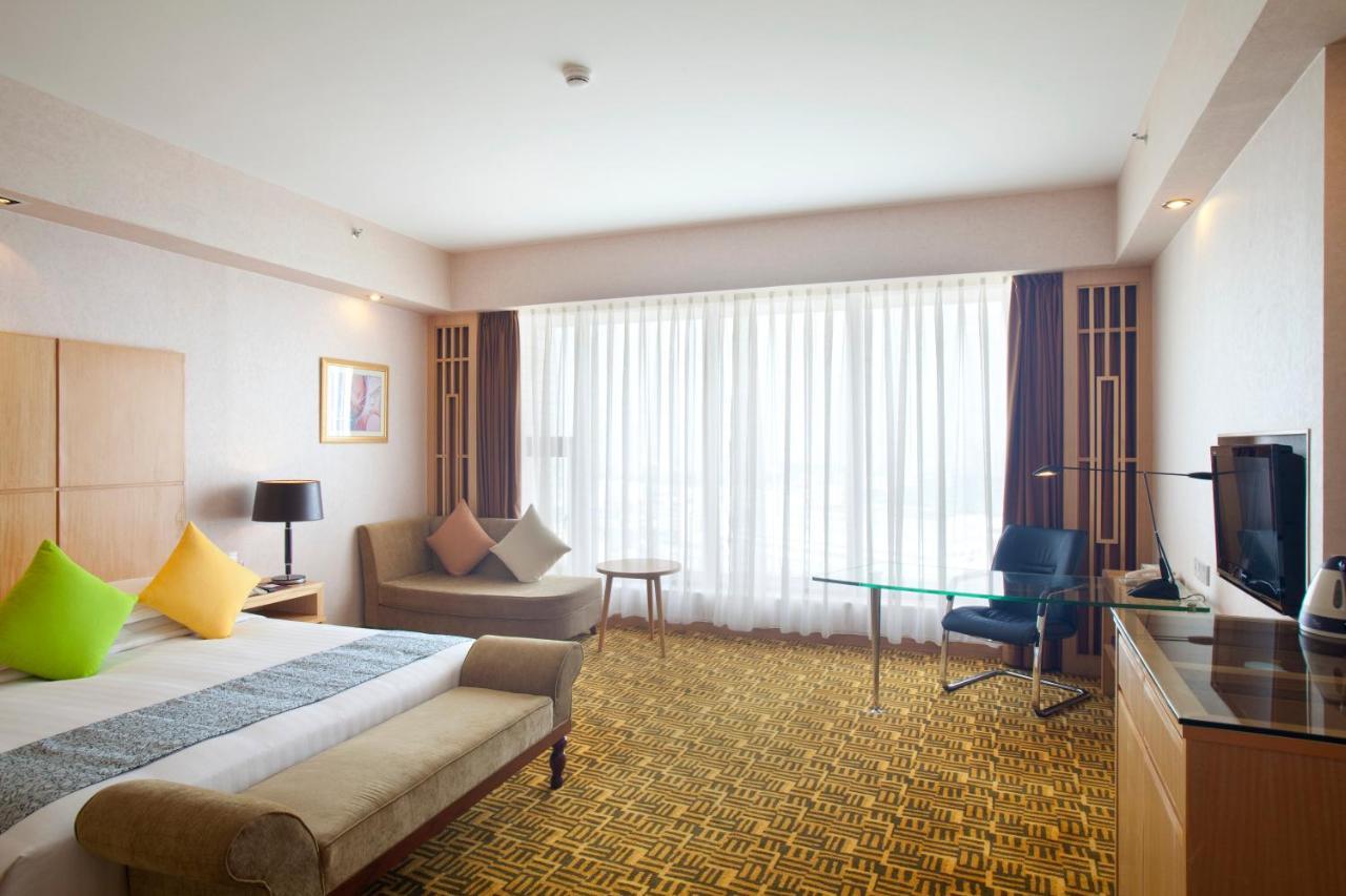 Crowne Plaza Zhanjiang Kang Yi, An Ihg Hotel Екстериор снимка