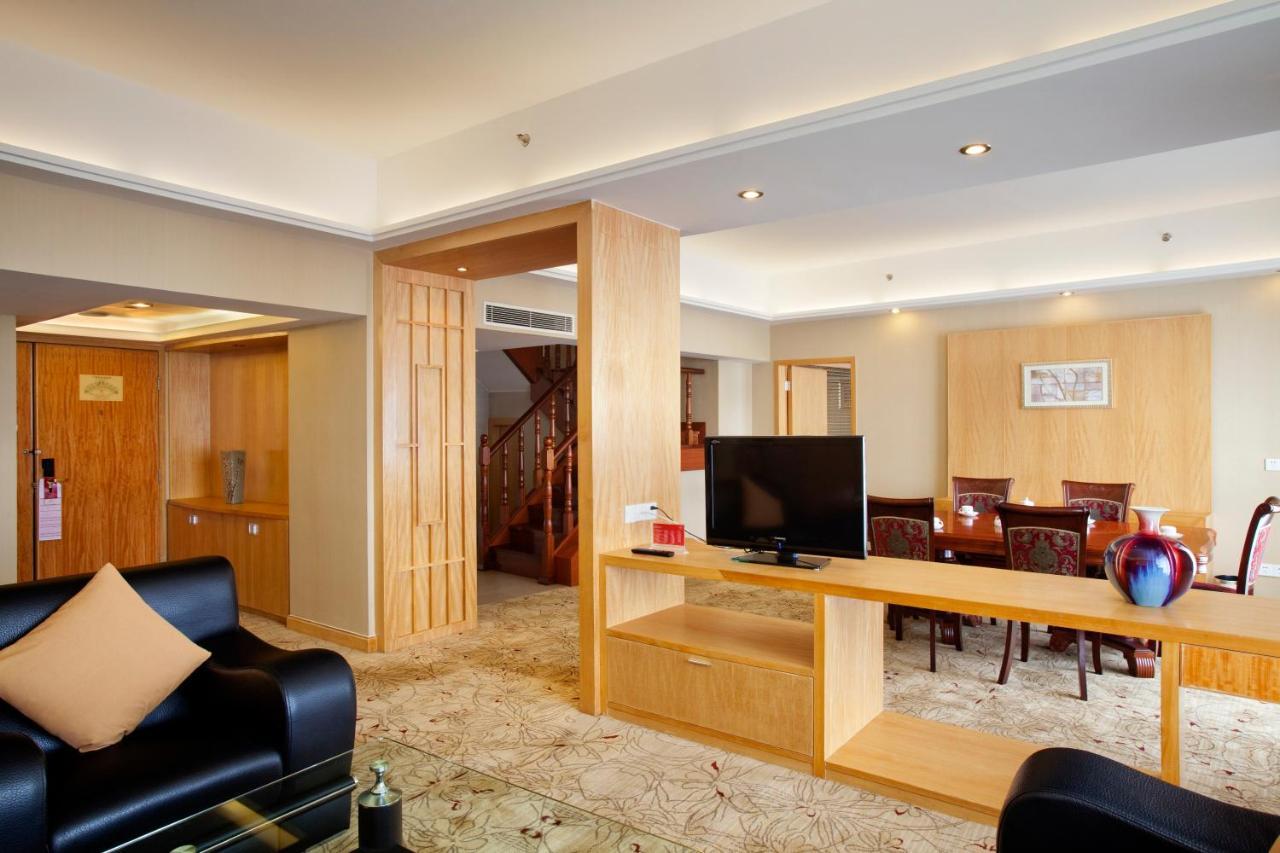 Crowne Plaza Zhanjiang Kang Yi, An Ihg Hotel Екстериор снимка